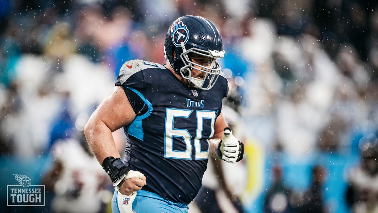 Sources: Tennessee Titans cutting veteran center Ben Jones - A to