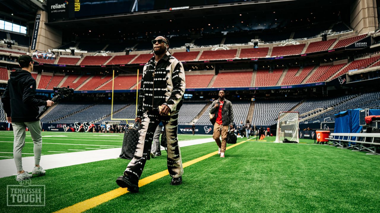 Player Arrival Photos  2022 Week 8 at Texans