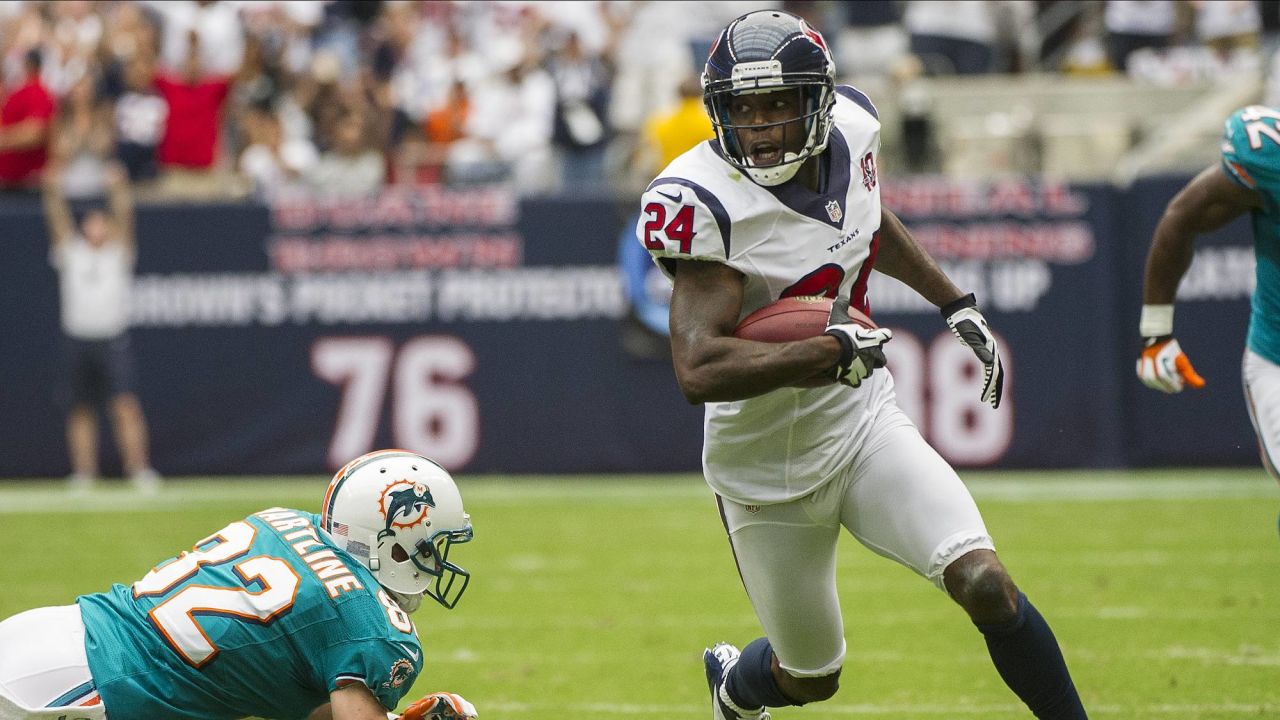 Johnathan Joseph helps spread the word of the NFL in London