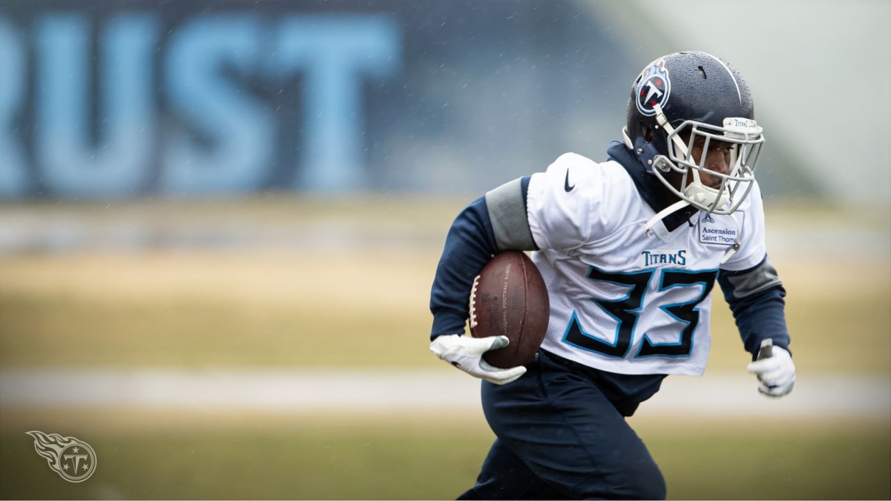 Tennessee Titans - Dion Lewis will wear #33 for the Titans.