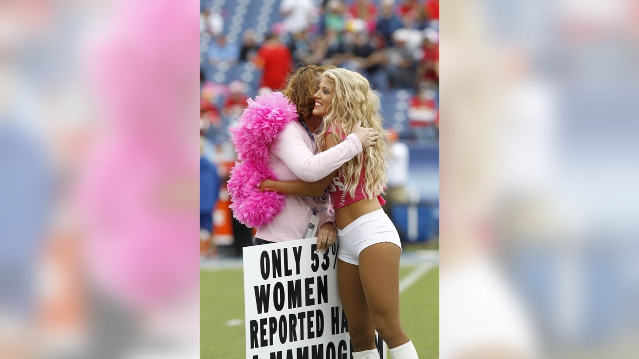 Tennessee Titans support National Breast Cancer Awareness Month