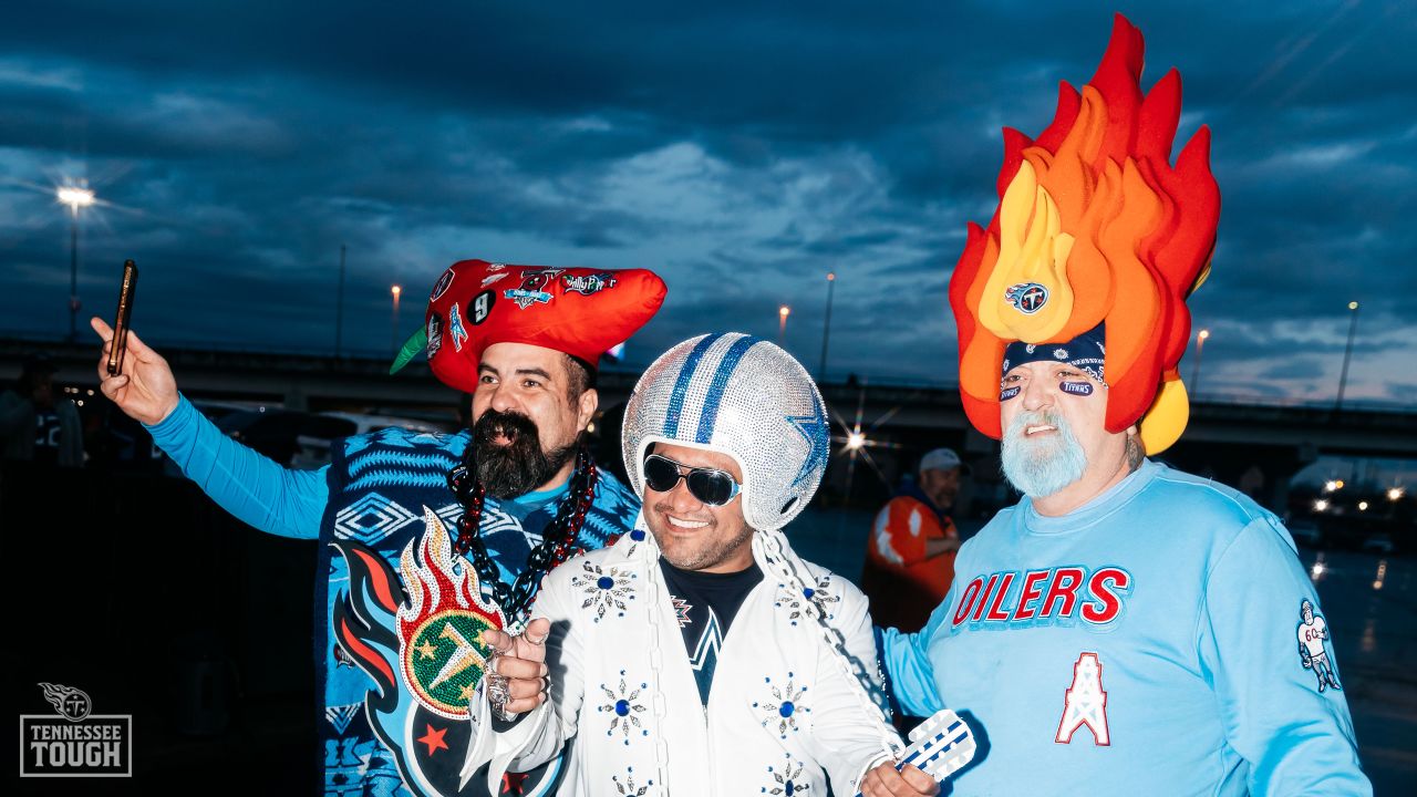 Dallas Cowboys fans against the Tennessee Titans at Nissan Stadium