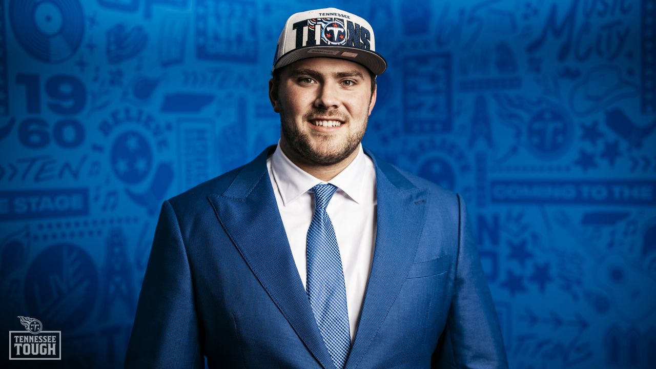 Titans Agree to Terms With First Round Pick OL Peter Skoronski