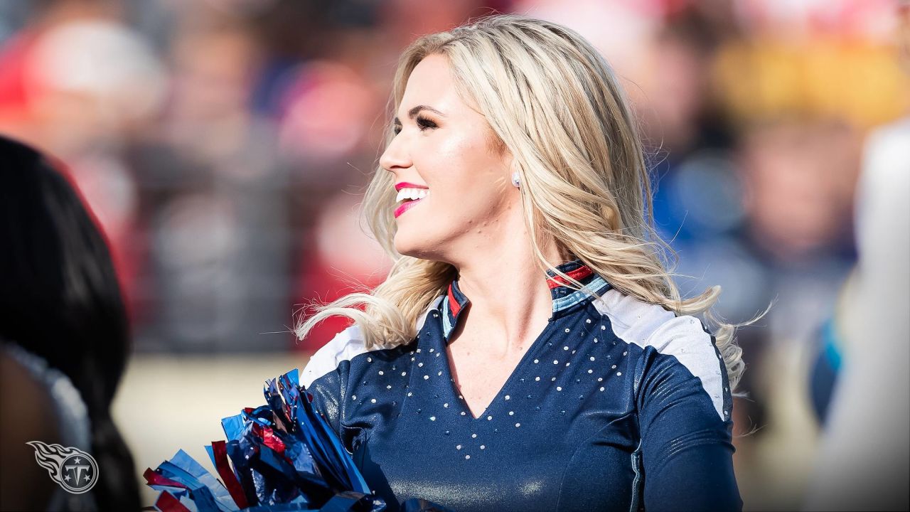 Titans Cheerleader Spotlight: Elizabeth