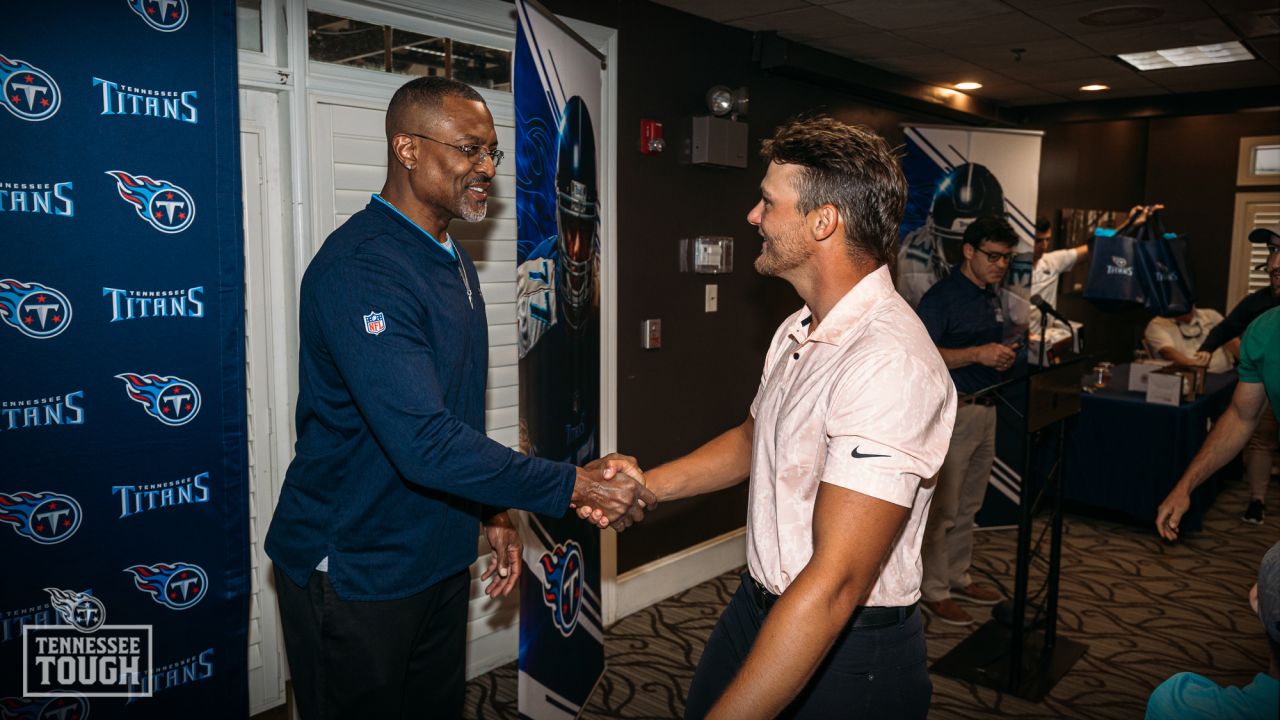 STM Photos  Tee Time with the Titans