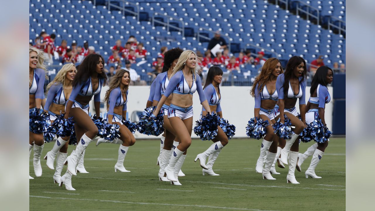 Tennessee Titans to Narrow the Field 46 to 26 During Final Cheerleading  Auditions - Clarksville Online - Clarksville News, Sports, Events and  Information