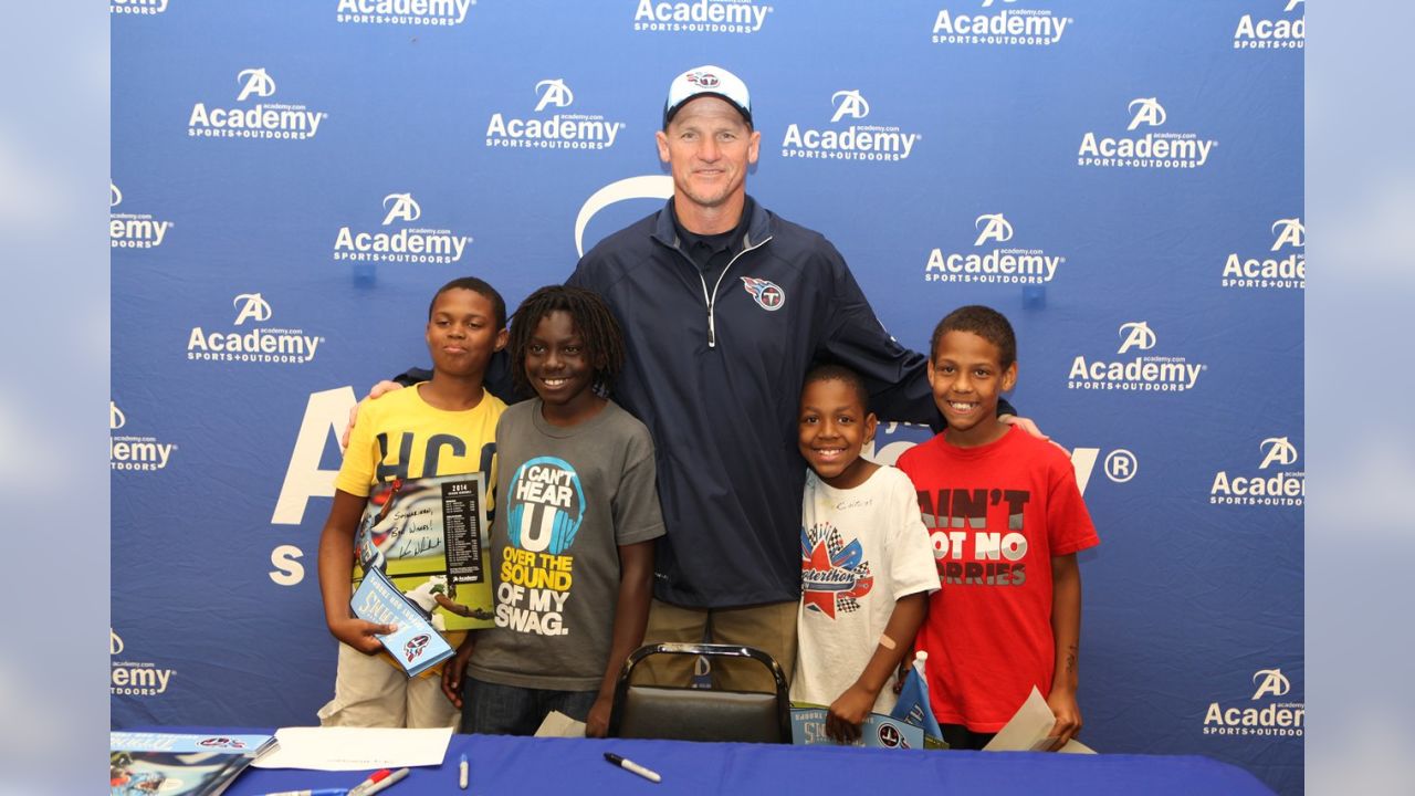 Whisenhunt pays a visit on Titans Caravan, Sports