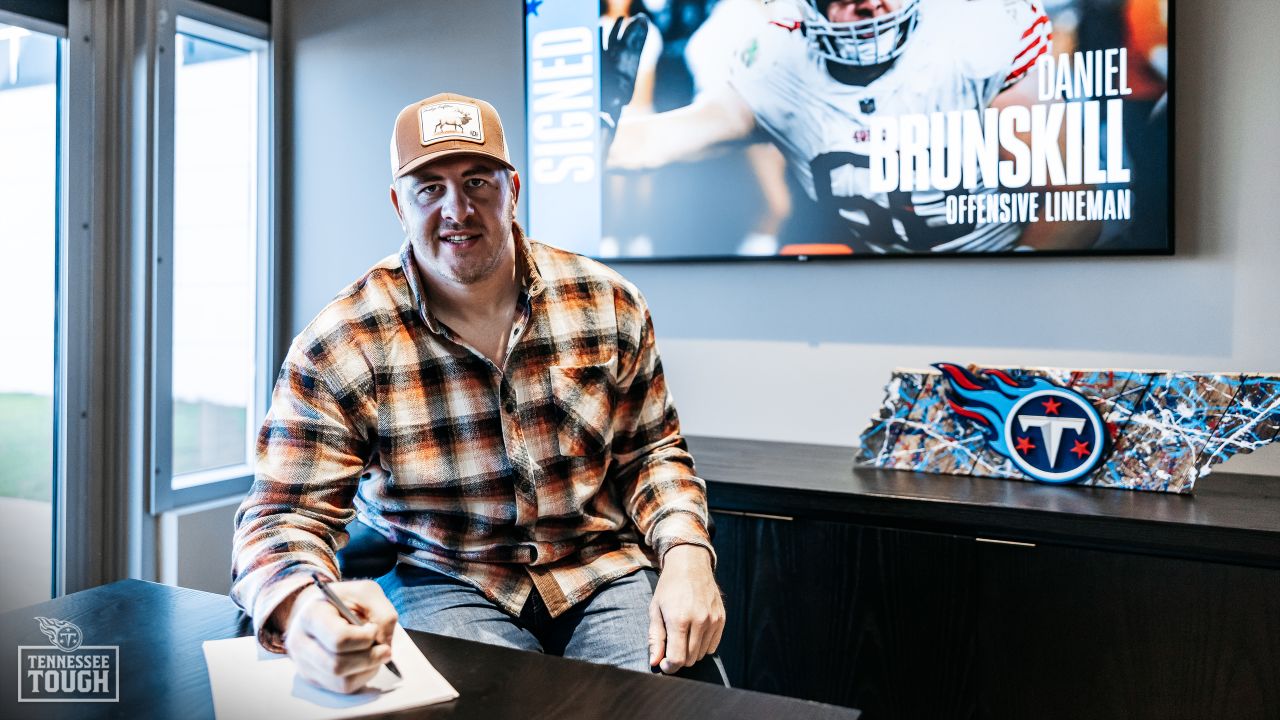 Tennessee Titans offensive lineman Daniel Brunskill responds to