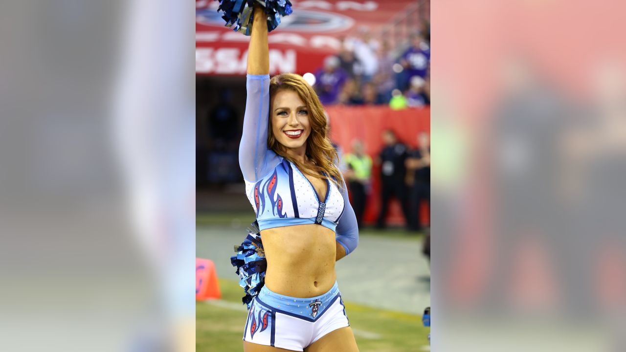 Titans Cheerleader Spotlight: Travona