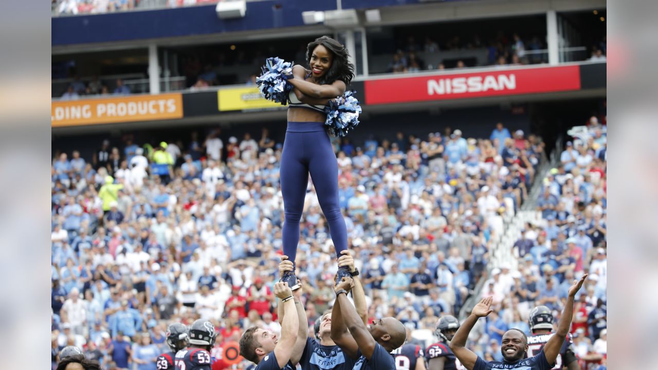 \ud83d\udcf8 Fans | Texans at Titans