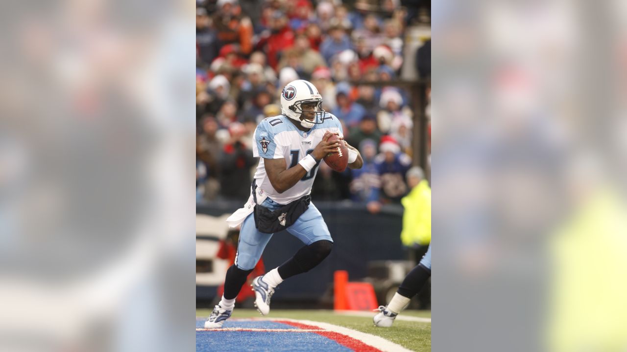 Welcome to the NFL, Vince Young Throwback Thursday to Nov. 26, 2006 when  the Titans came back from 21-0 in the 4th quarter and won…