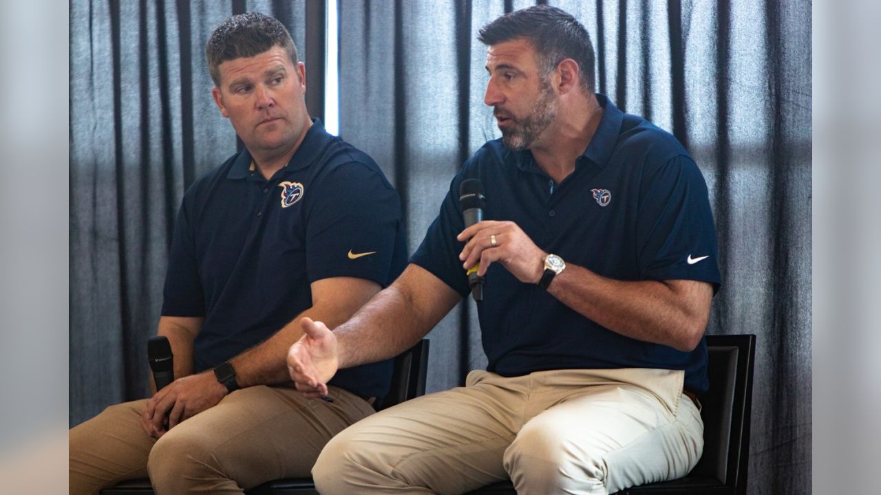 Titans coach, Walsh Jesuit grad Mike Vrabel shuns celebrity in