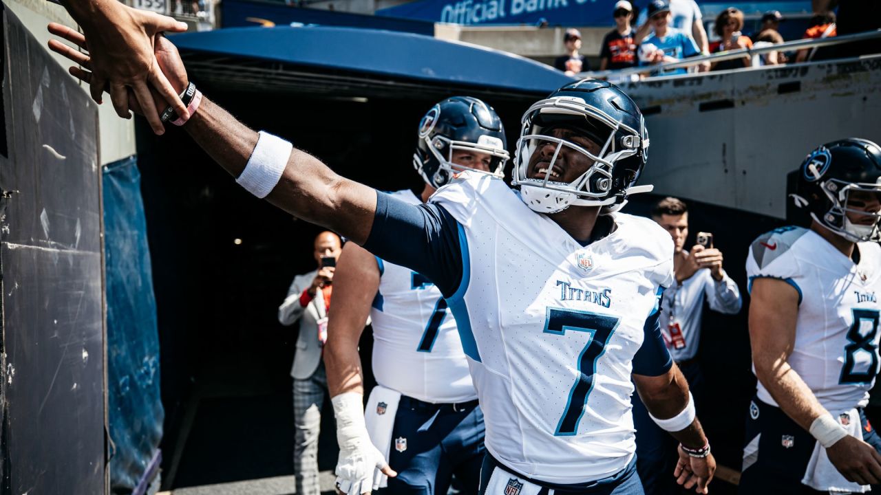 August 12, 2023 - Tennessee Titans quarterback Malik Willis (7) runs in a  touchdown during NFL preseason football game between the Chicago Bears vs  the Tennessee Titans in Chicago, IL Stock Photo - Alamy