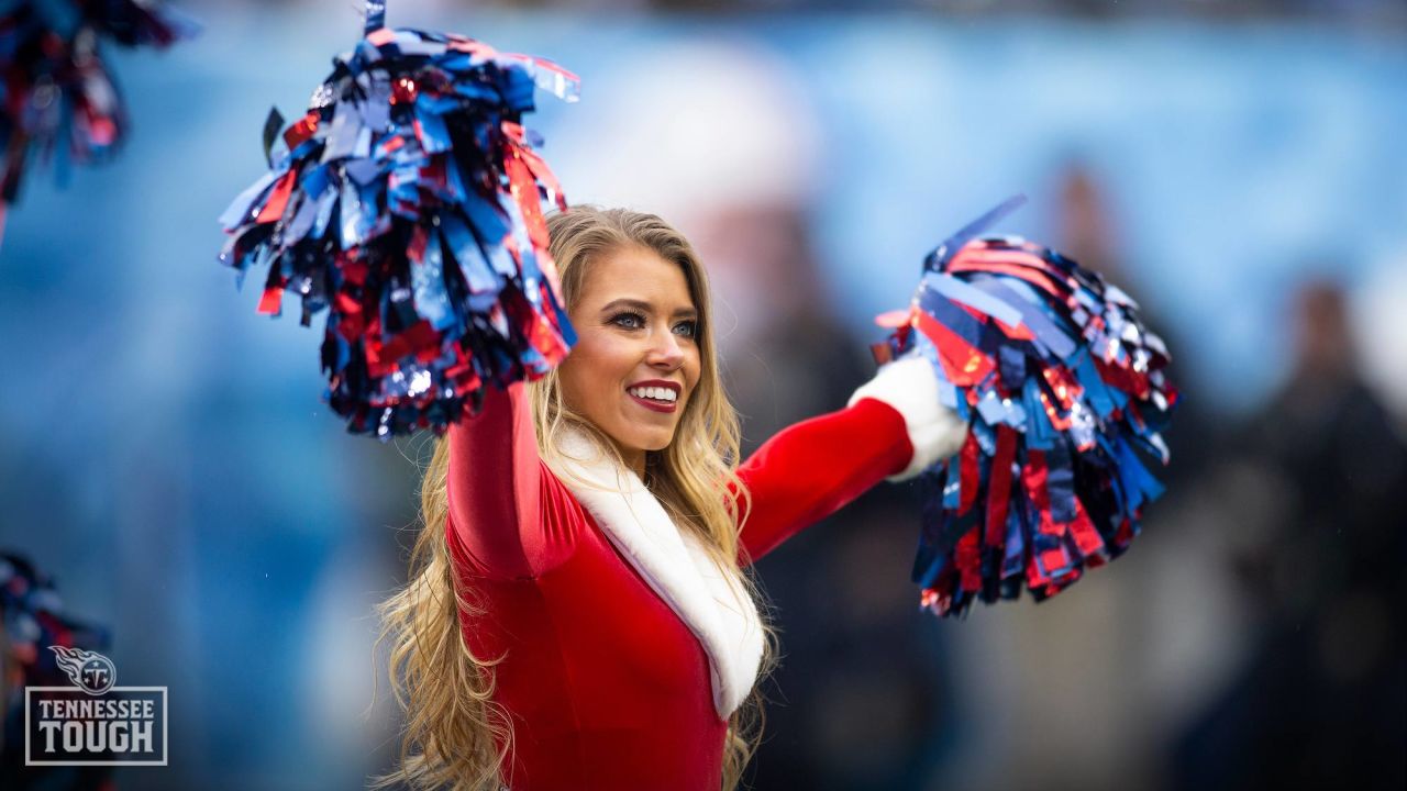 Customer Spotlight: The Tennessee Titans Cheerleaders' New Uniform!