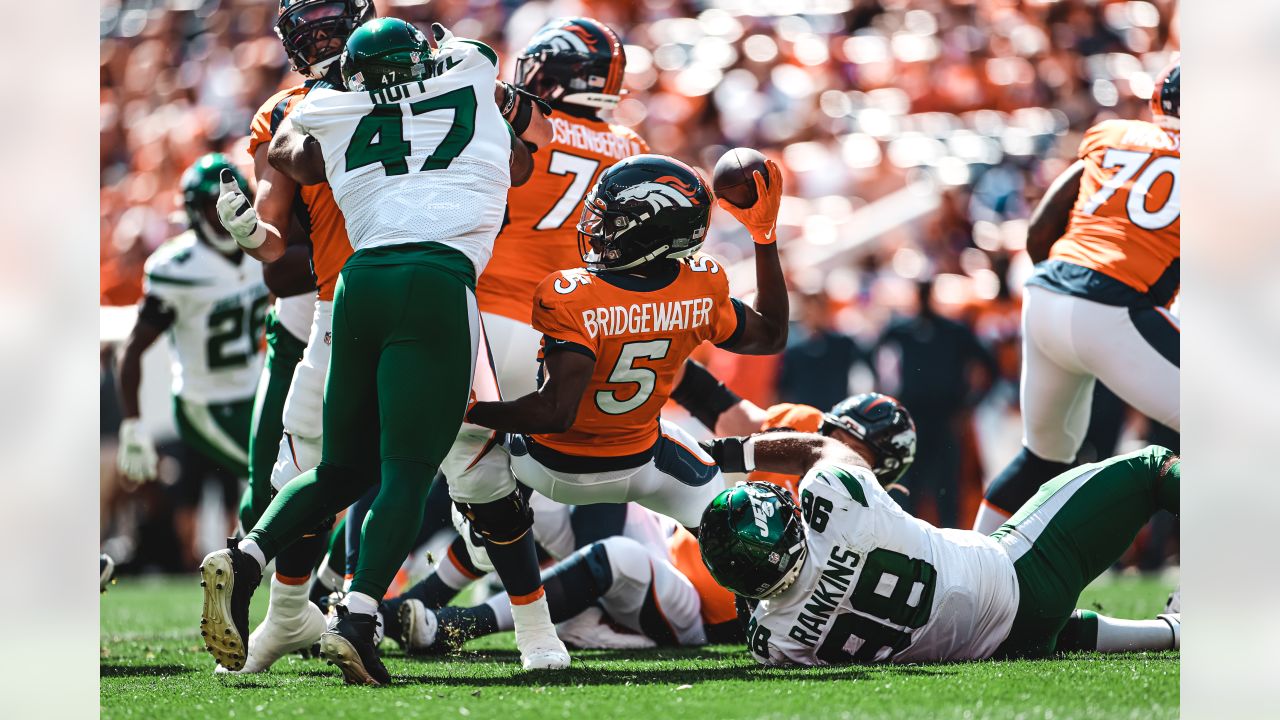 Broncos ground game carries them to 26-0, over the Jets