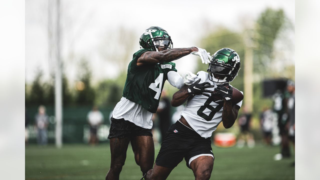 Corey Davis Misses the First Jets Practice of the Week With a Knee Injury -  Gang Green Nation