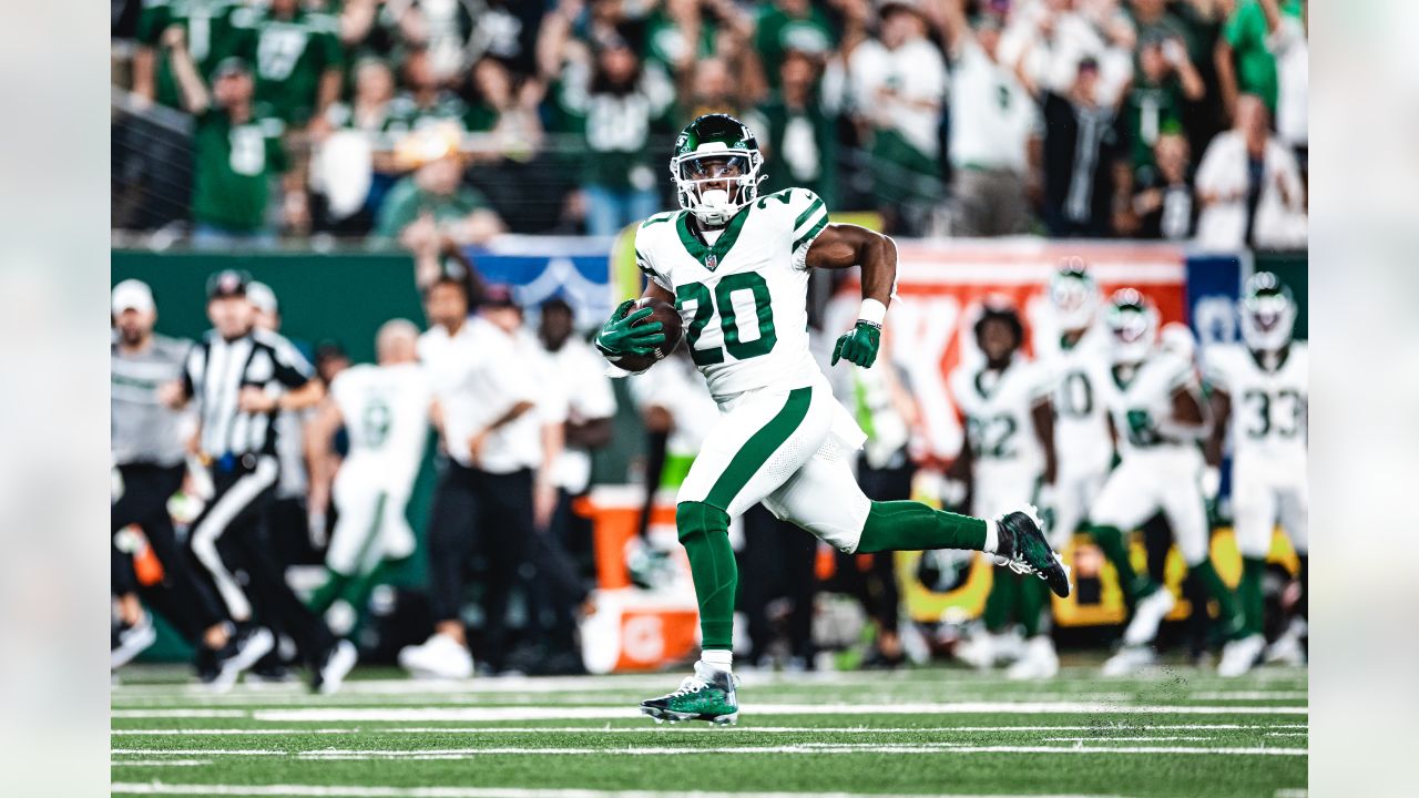 17,210 Jets Bills Stock Photos, High-Res Pictures, and Images