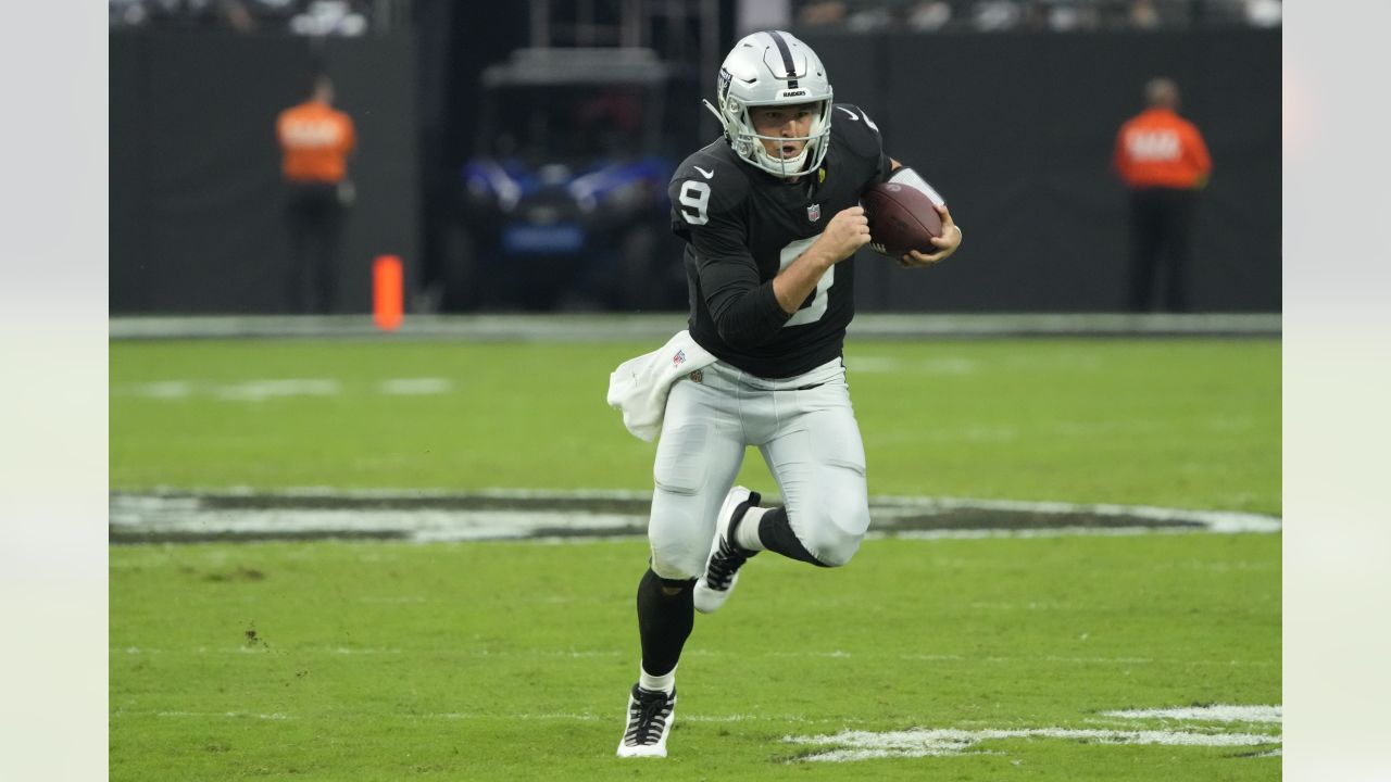 Raiders trade backup QB Nick Mullens to Vikings