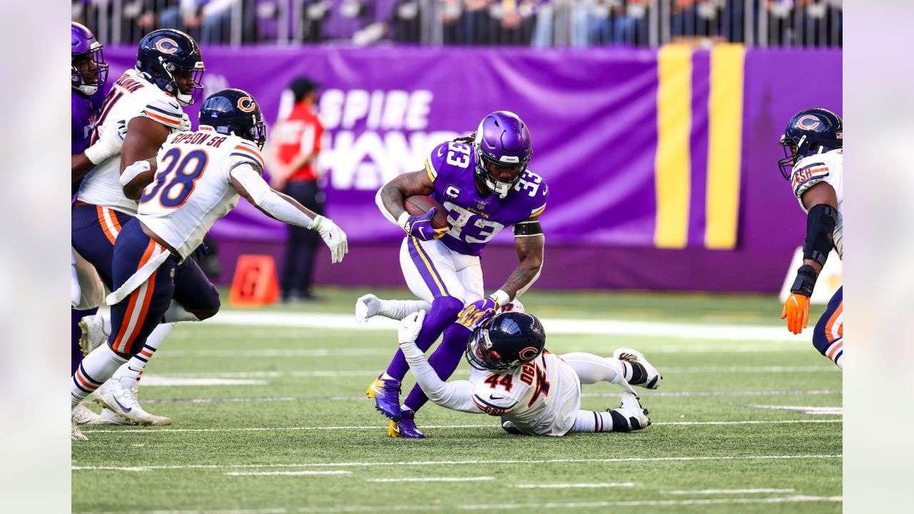 The Athletic on X: Justin Jefferson has now passed Hall of Famer Randy Moss  for most receiving yards in a single season in Vikings history. ◽️  Jefferson, 1,661 and counting ◽️ Moss