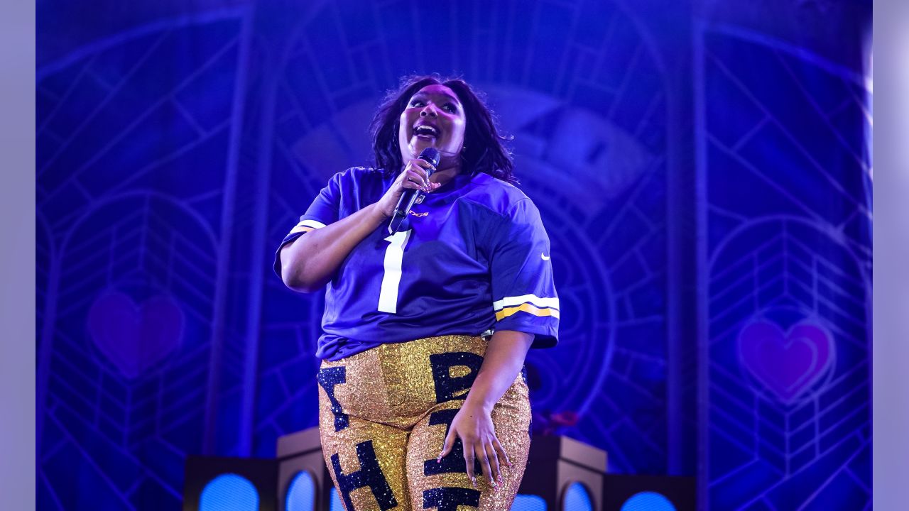 Who is the 'new man on the Minnesota Vikings' in Lizzo's 'Truth