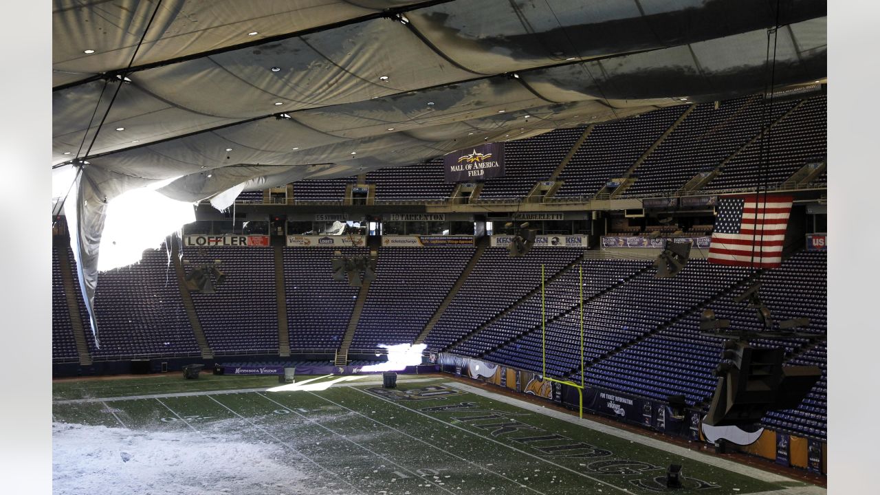 Metrodome roof collapses under snow; NFL moves Giants/Vikings game to  Detroit's Ford Field Monday – New York Daily News