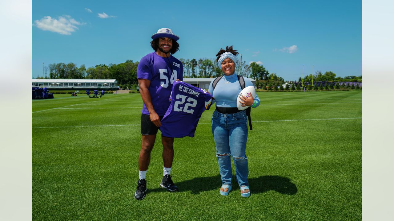 The Vikings honoured George Floyd and his family before their season opener  - Article - Bardown