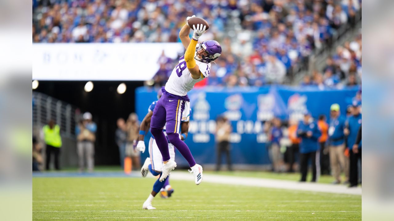 Vikings' Justin Jefferson Snubs Adam Thielen's 1-Handed TD Grab