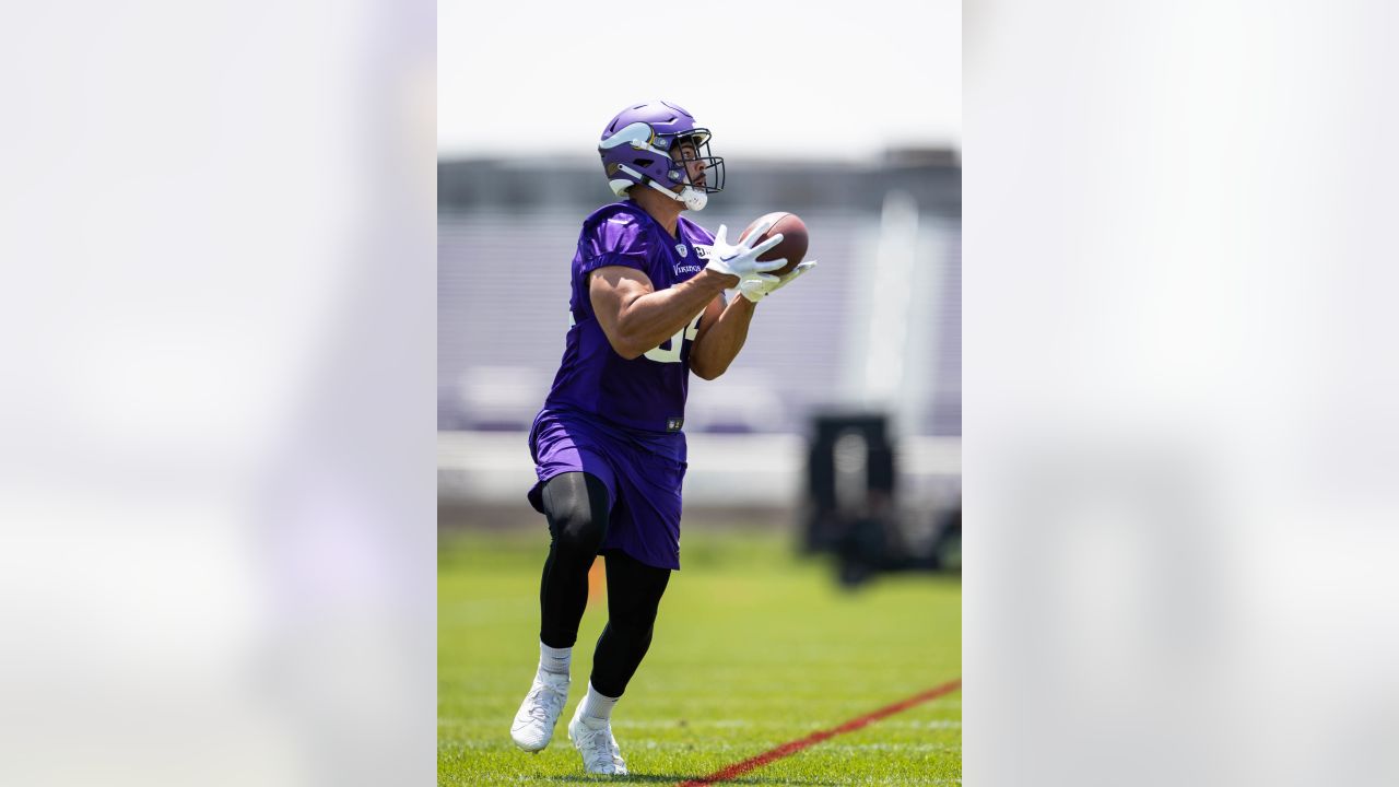 Minnesota Vikings wide receiver Justin Jefferson (18) participates during a  joint NFL football training camp with the Denver Broncos Thursday, Aug. 12,  2021, in Eagan, Minn. (AP Photo/Bruce Kluckhohn Stock Photo - Alamy