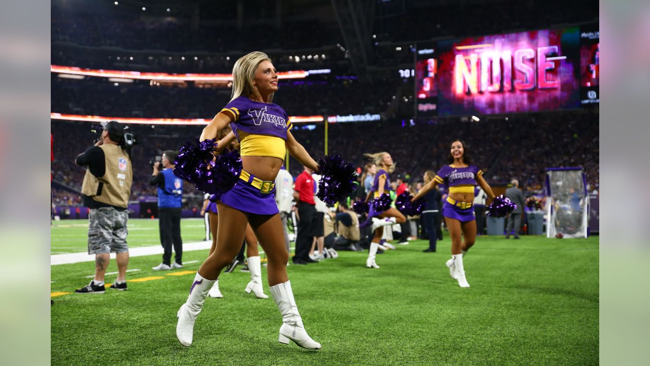 Washington Redskins Cheerleaders Photos from Redskins win over Minnesota  Vikings – Pro Dance Cheer