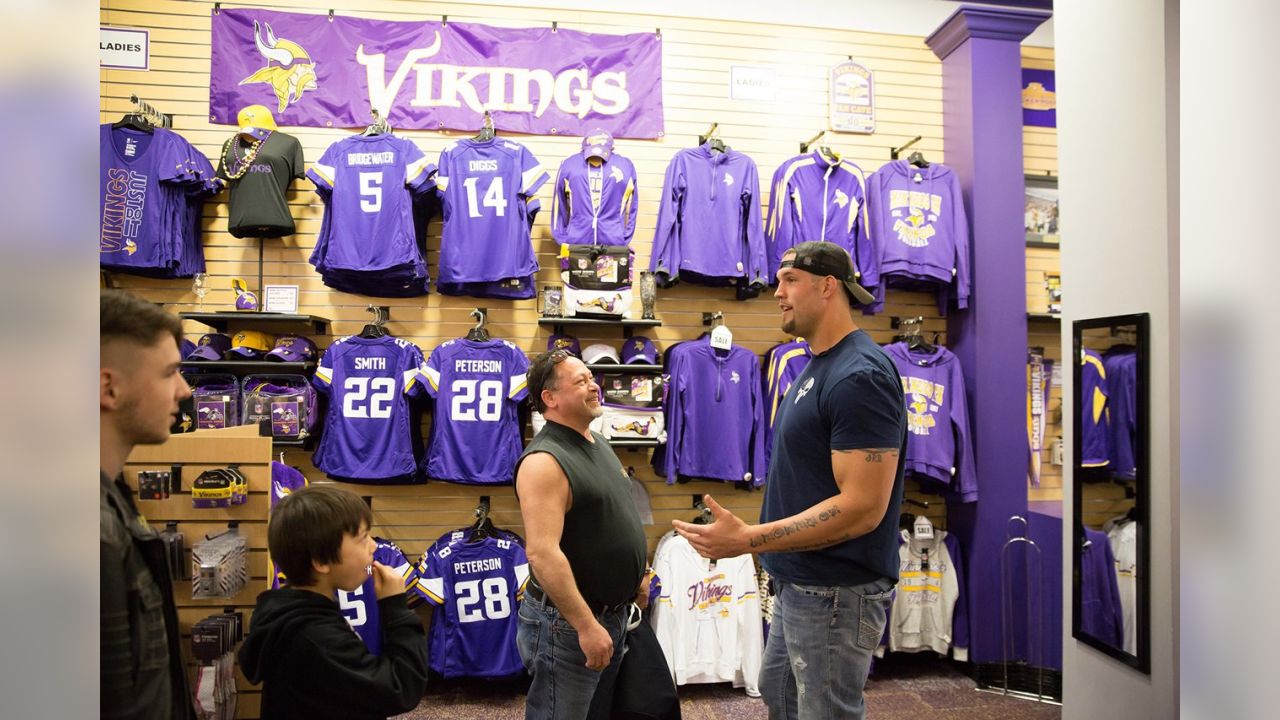 Mall of America - Vikings Locker Room