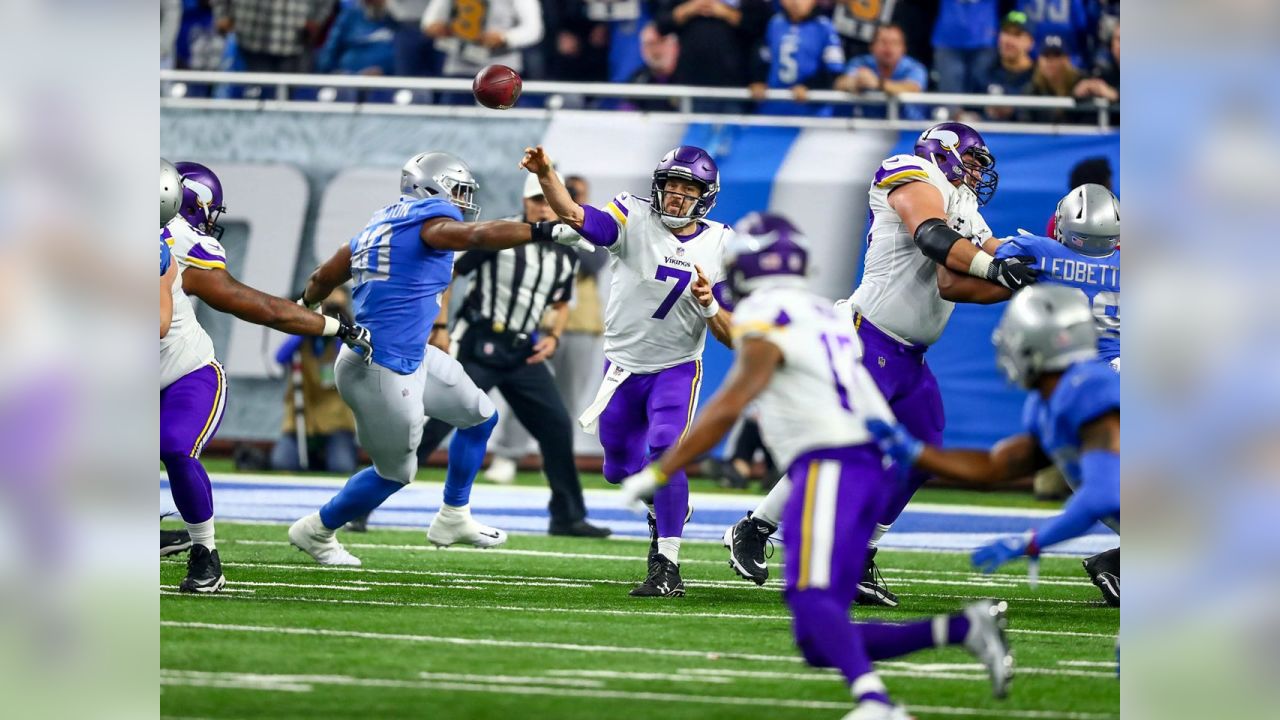 Vikings Take on the Lions on Thanksgiving Day