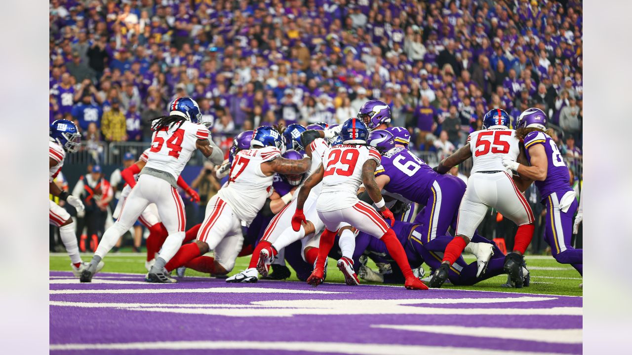 Giants grades: Offense aces test in NFC wild-card win over Vikings