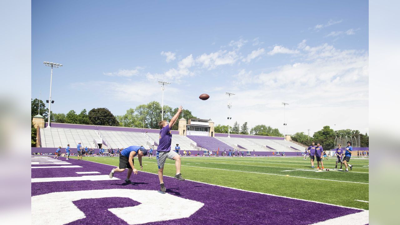 Kirk Cousins Hosts First Youth Camp in Minnesota