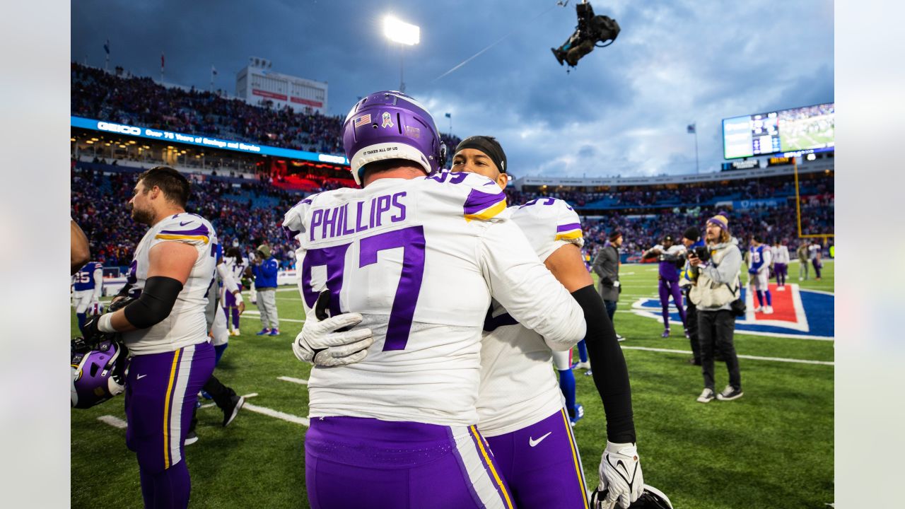 Vikings' Harrison Phillips keeping busy off field with charity