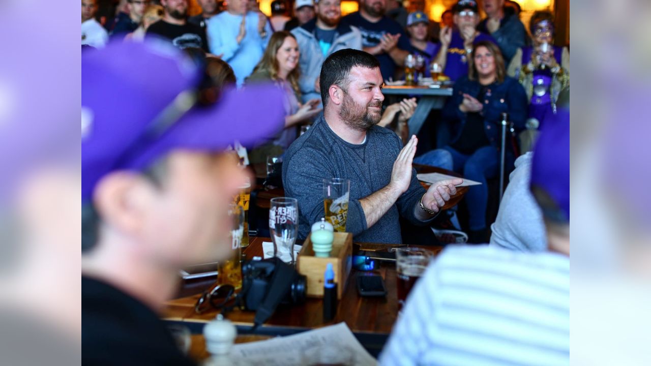 Talking politics with Minnesota expats at D.C.'s Vikings bar