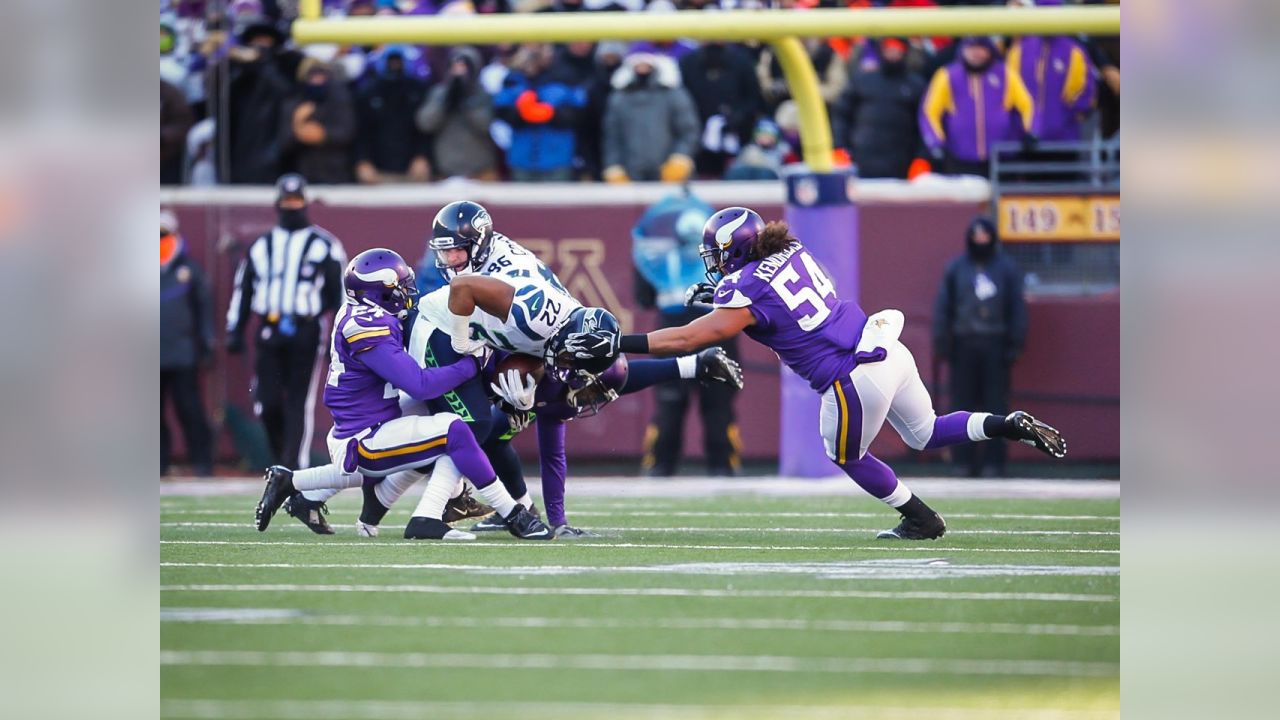 Seahawks outlast heartbroken Vikings 10-9 in frigid defensive showdown