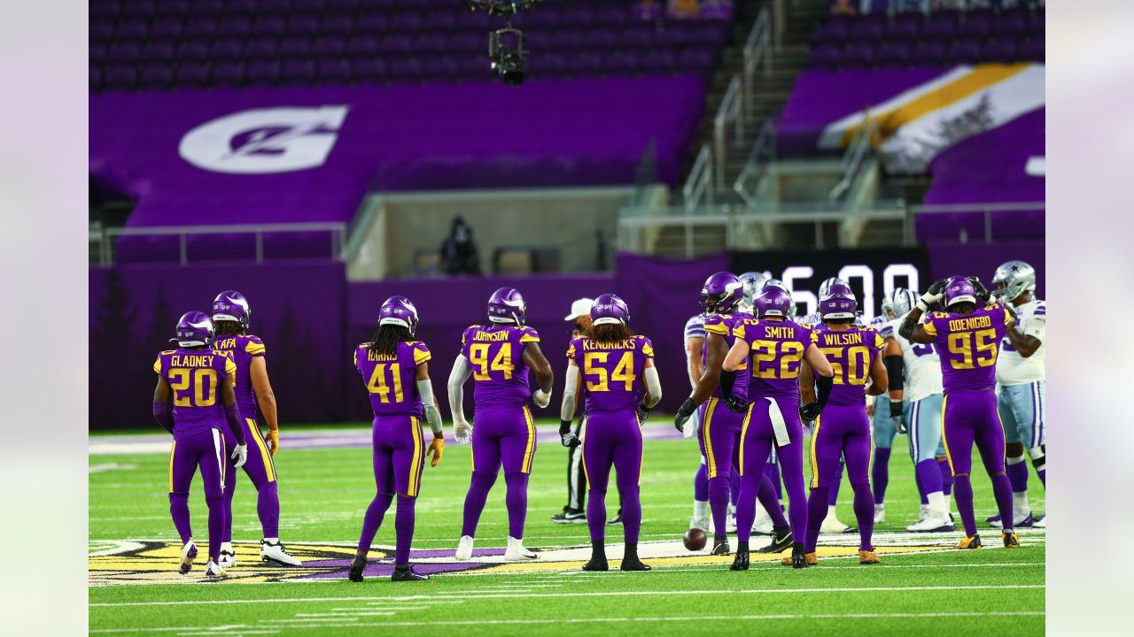 Minnesota Vikings vs. Dallas Cowboys . NFL Game. American Football League  match. Silhouette of professional player celebrate touch down. Screen in  bac Stock Photo - Alamy