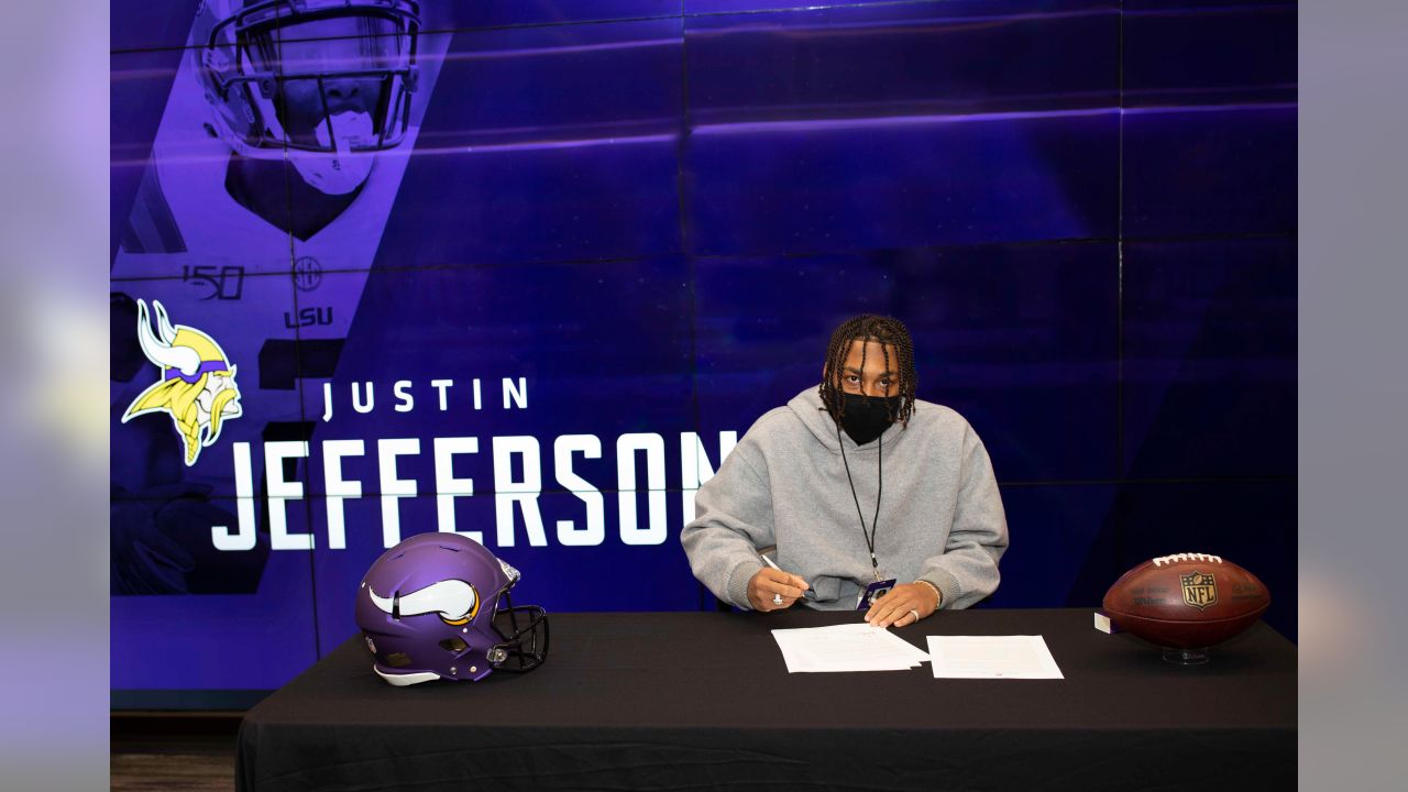 Vikings' trade for defensive tackle P.J. Hall falls through; top draft pick Justin  Jefferson removed from COVID reserve list