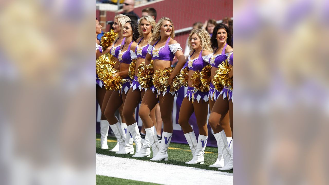 Vikings Cheer Kristy - The Blonde Side