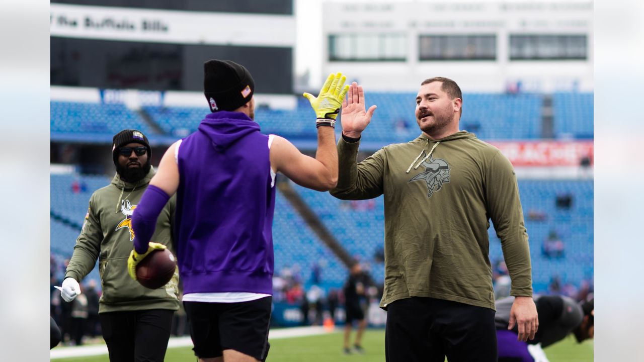 On Thanksgiving, Vikings' Harrison Phillips thankful for