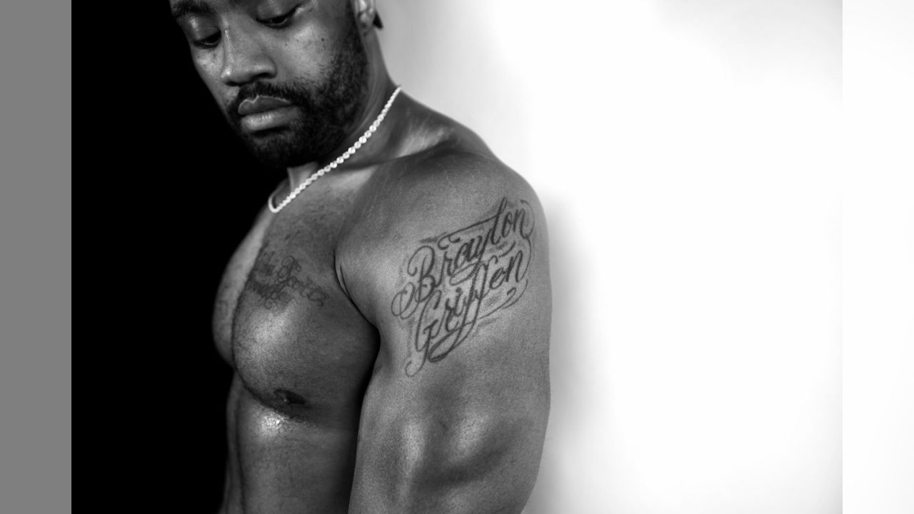 Lamar Jackson got a new Ravens themed tattoo  rnfl