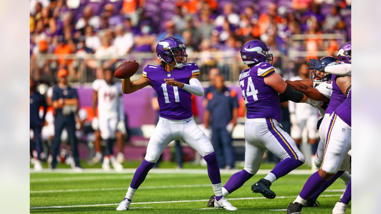 Game Photos: Vikings at Broncos