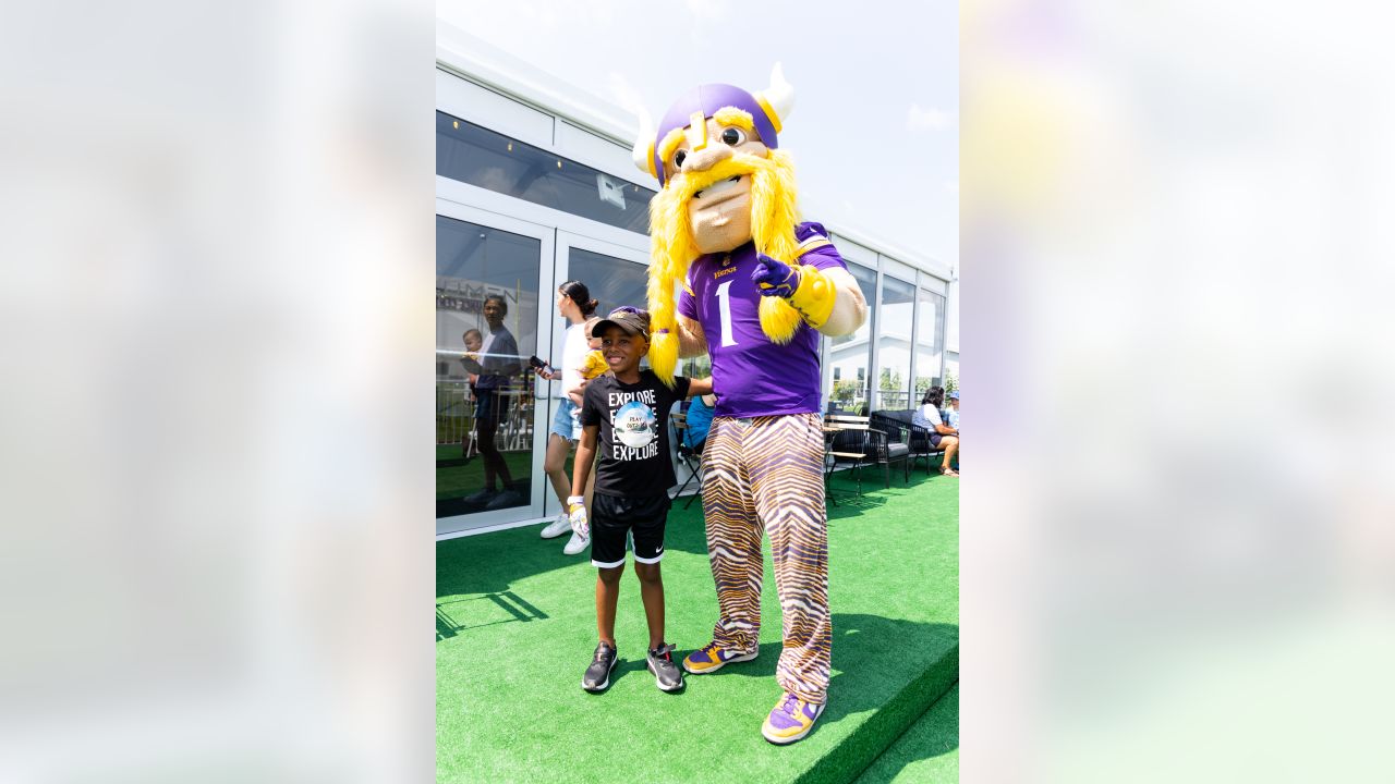 VIP Vikings Training Camp Experience: Return to the #BoldNorth