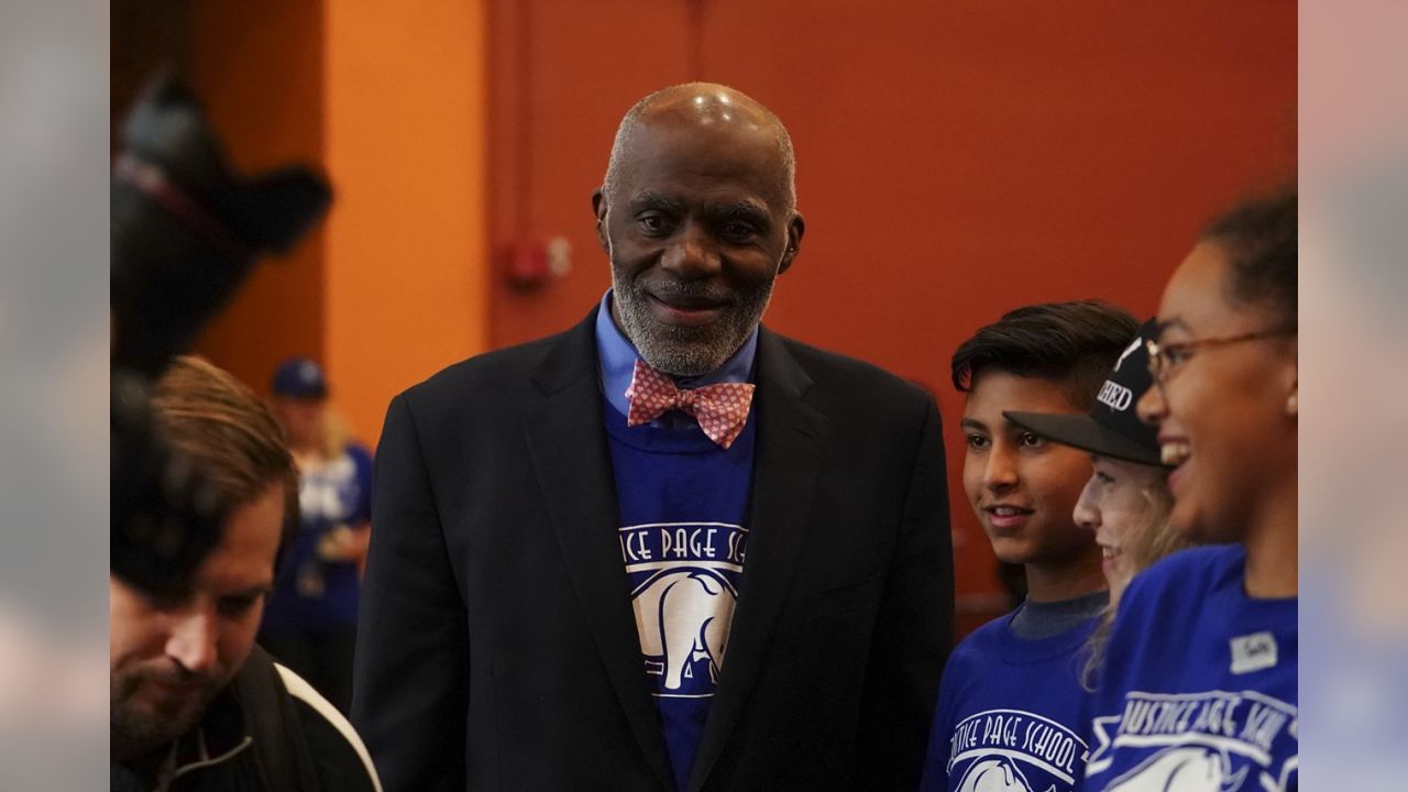 Vikings legend Alan Page overwhelmed by middle school renamed for him