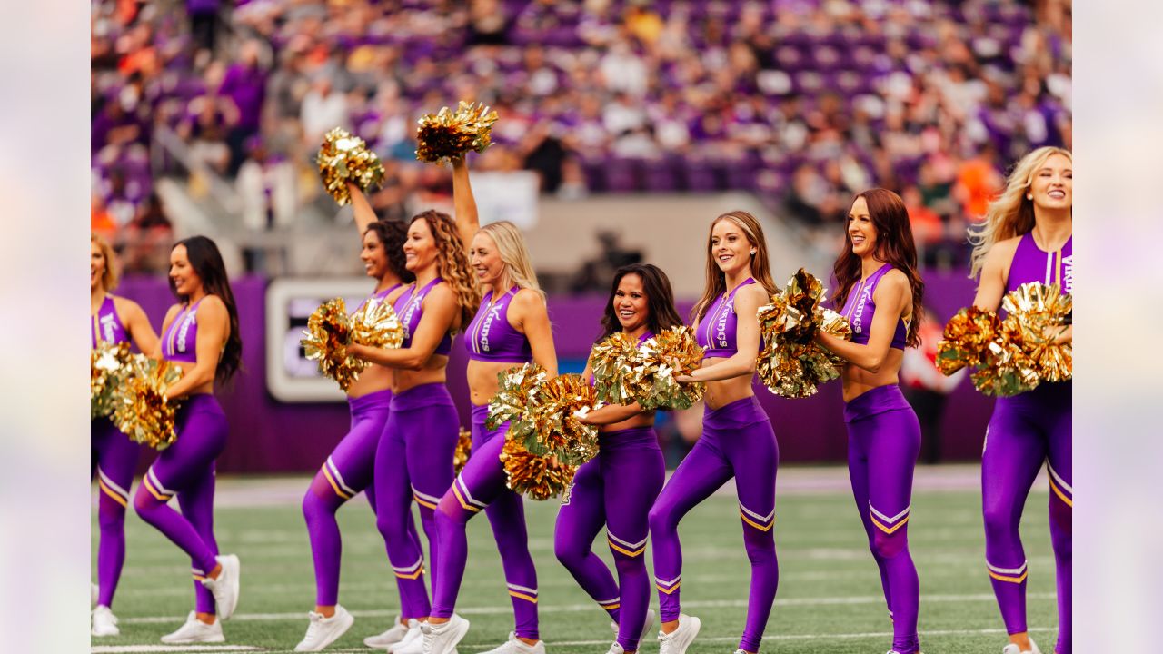 NFL Regular Season Week 15 – The Minnesota Vikings Cheerleaders – Ultimate  Cheerleaders