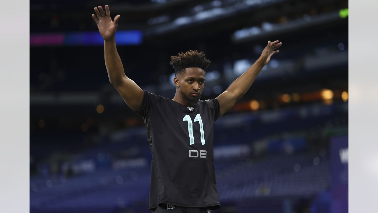 Minnesota Vikings cornerback Akayleb Evans (21) looks on before an NFL  preseason football game against the San Francisco 49ers Saturday, Aug. 20,  2022, in Minneapolis. (AP Photo/Abbie Parr Stock Photo - Alamy