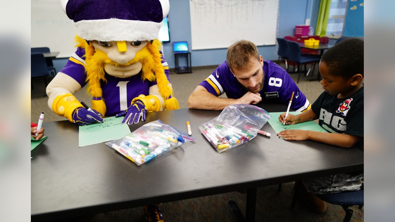 Hy-Vee Offers Kirk Cousins Cereal That's Intercepted From Your Spoon Before  You Can Take a Bite - The Nordly