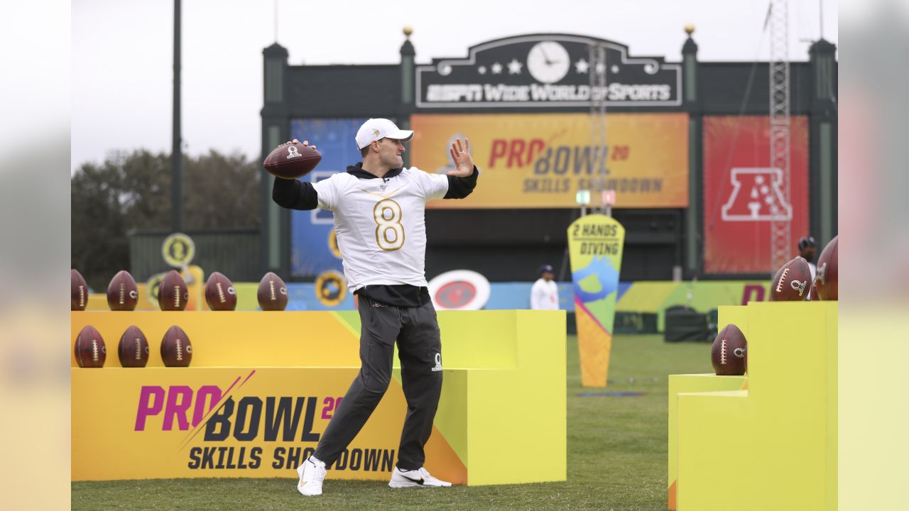 Vikings' Cousin Falls, Jefferson Wins Pro Bowl Dodgeball Match