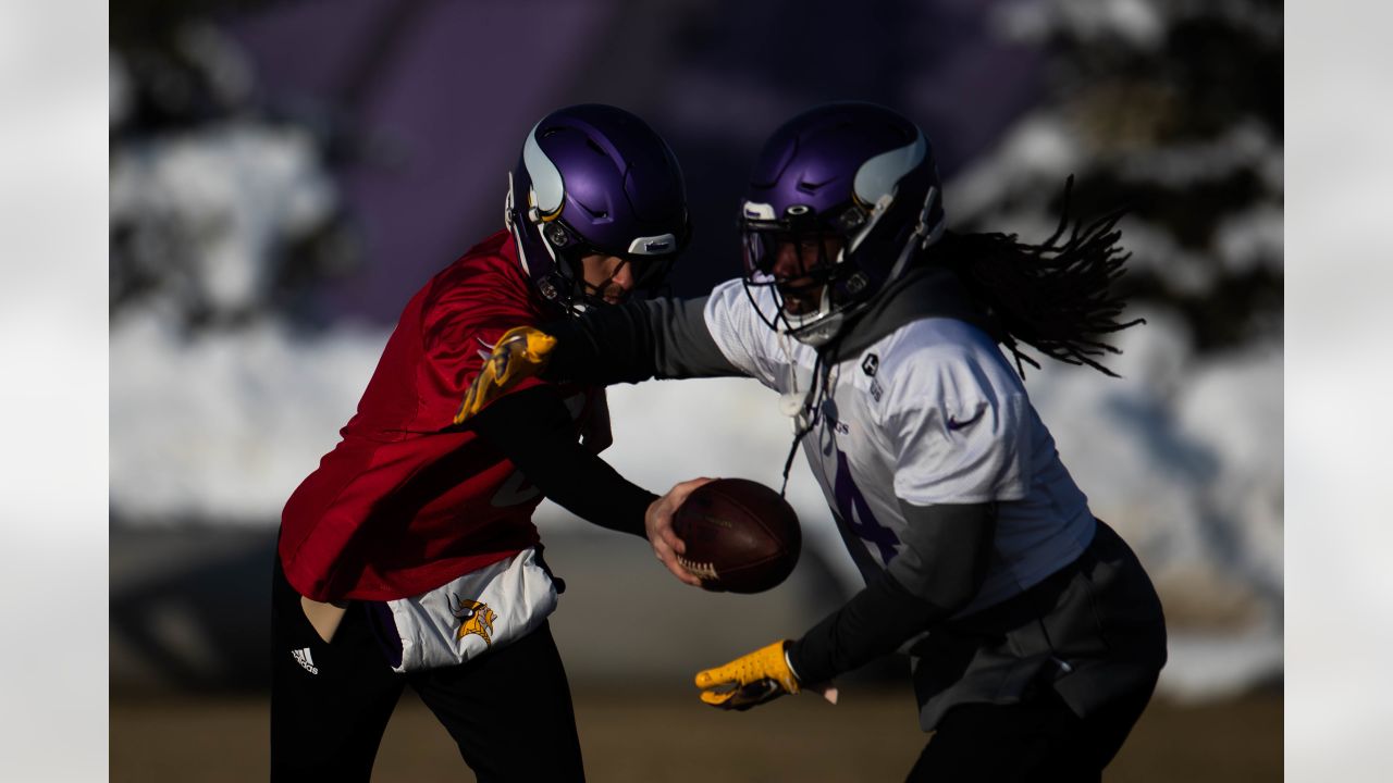 Jefferson, Vikings downplay WR's outburst toward Cousins vs. Bears