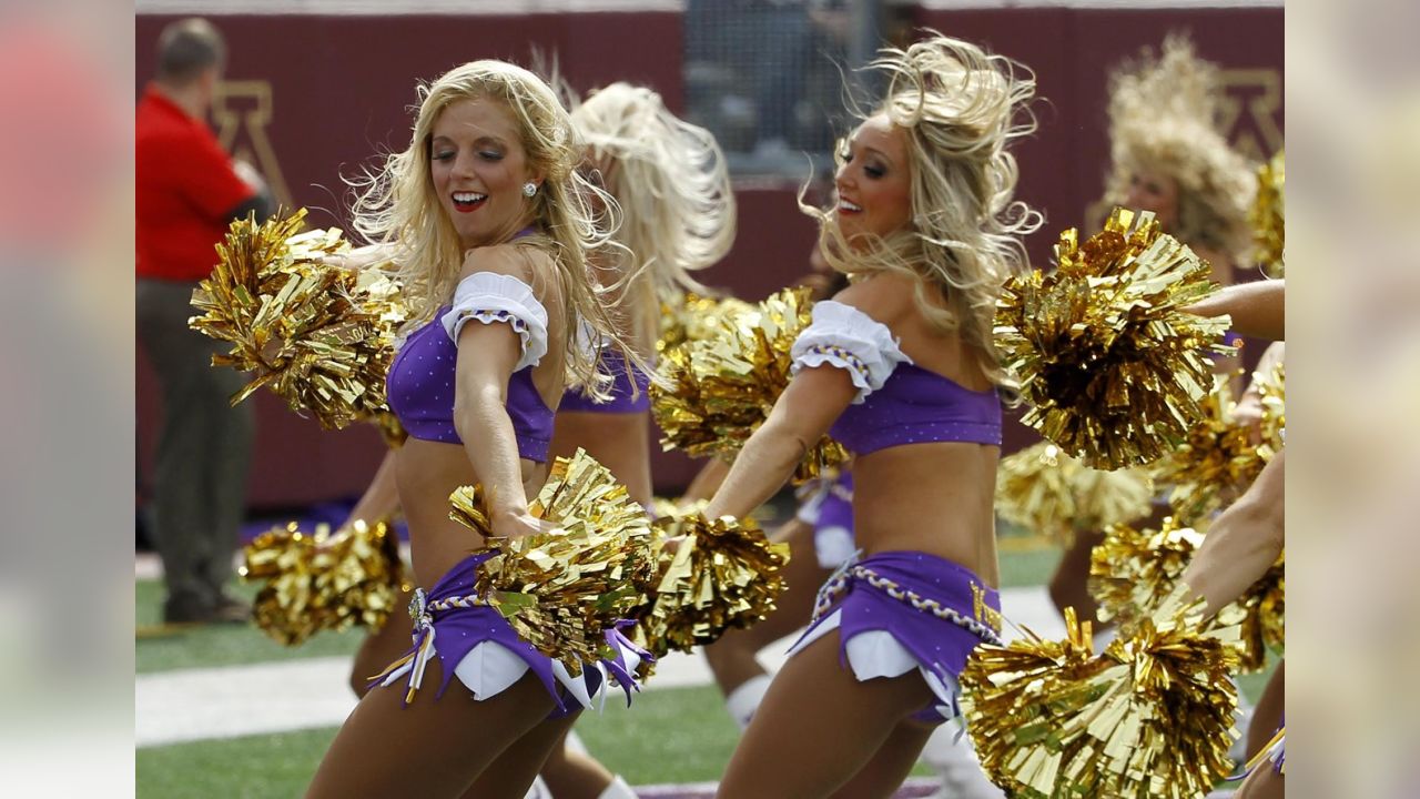 Vikings Cheer Kristy - The Blonde Side